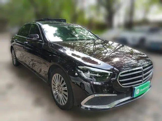Mercedes-Benz E-Class — Фото автомобиля 3