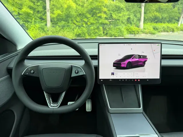 Tesla Model Y — Фото автомобиля 14