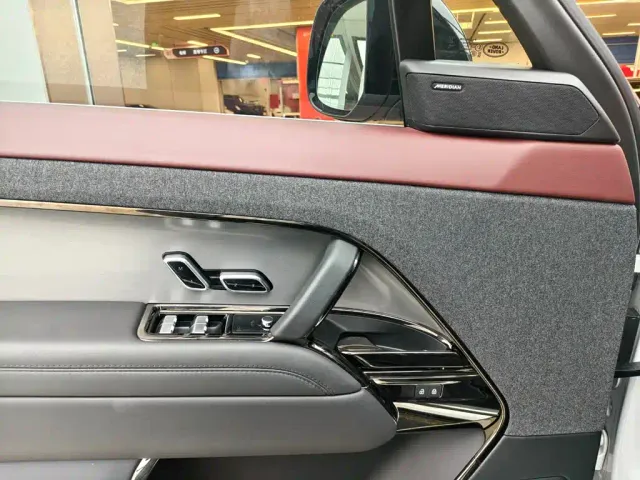 Land Rover Range Rover Sport — Фото автомобиля 7