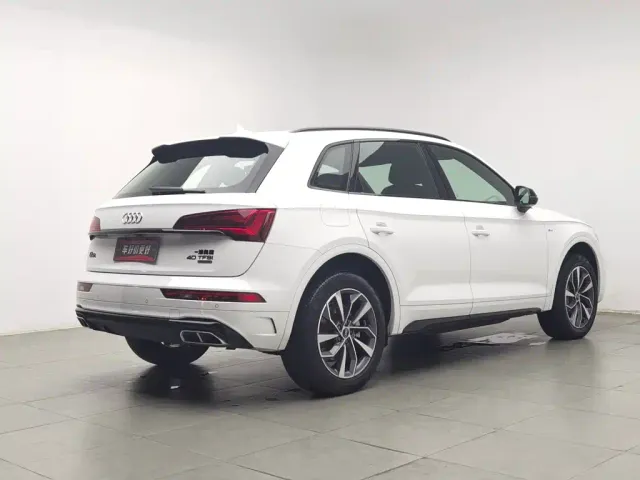 Audi Q5L — Фото автомобиля 2