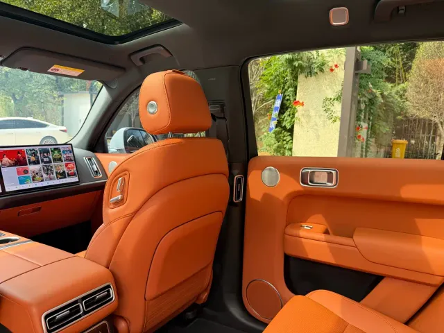 Li Auto L7 — Фото автомобиля 14