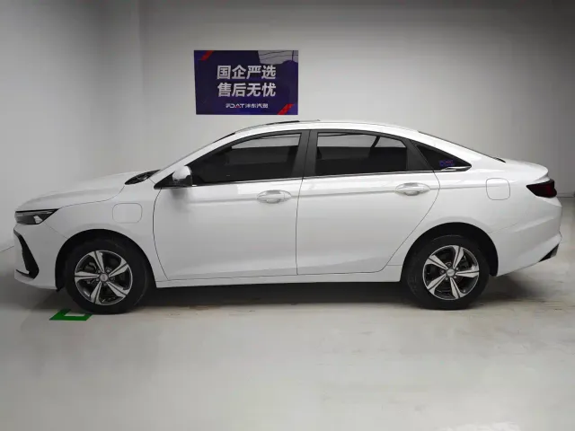 Geely Emgrand L — Фото автомобиля 9