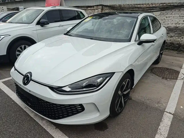 Фотография автомобиля — Volkswagen Lamando