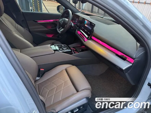BMW 5-Series — Фото автомобиля 12