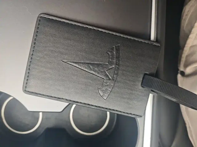 Tesla Model Y — Фото автомобиля 8