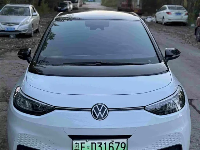 Volkswagen ID.3 — Фото автомобиля 2