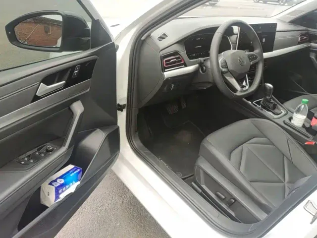 Volkswagen Lavida — Фото автомобиля 15
