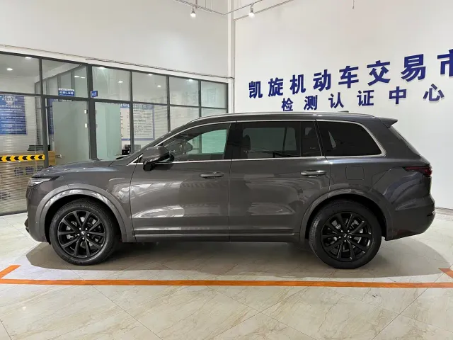 Li Auto ONE — Фото автомобиля 7