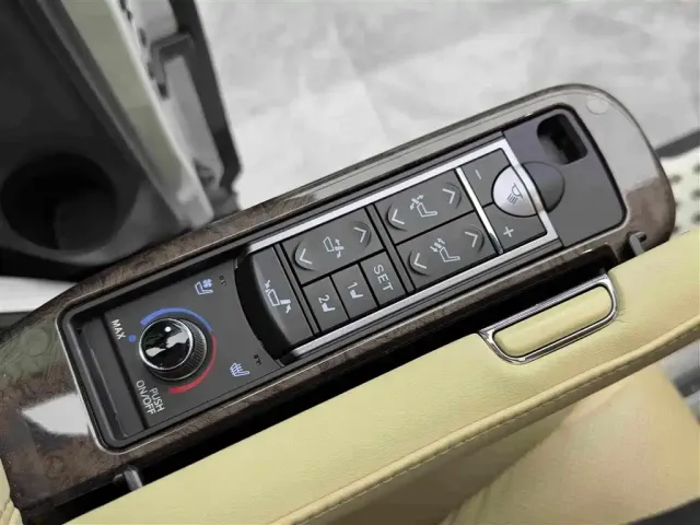 Toyota Vellfire 2021 Crown Hybrid 2.5L HV Supreme Edition — Фото автомобиля 14