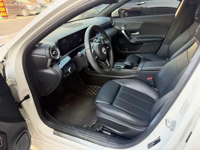 Mercedes-Benz A-Class — Фото автомобиля 12