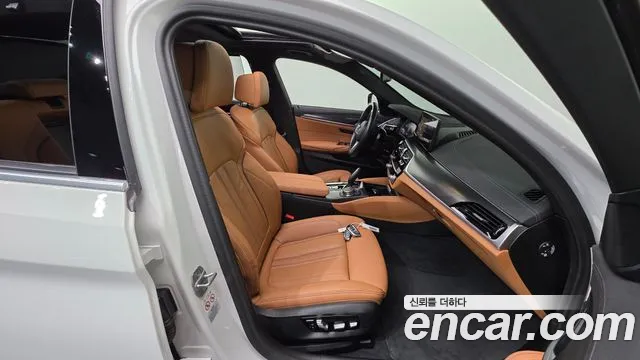 BMW 5 Series — Фото автомобиля 16