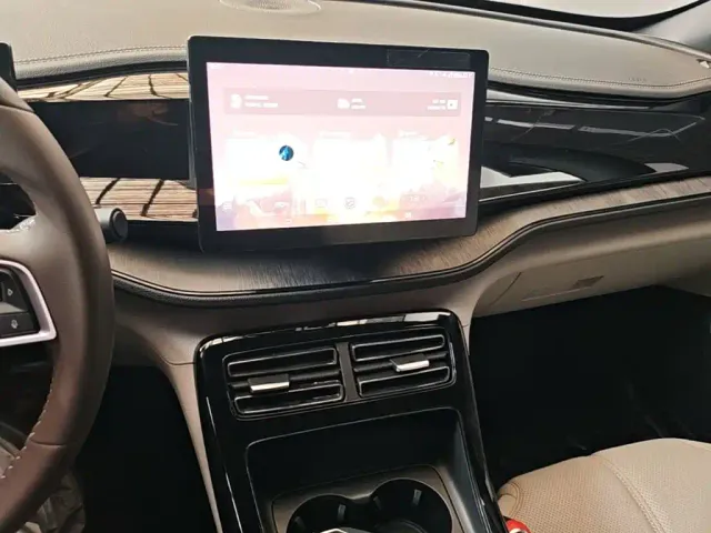 BYD Qin PLUS — Фото автомобиля 12
