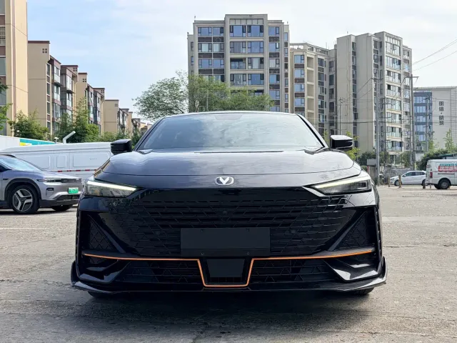 Changan UNI-V — Фото автомобиля 2