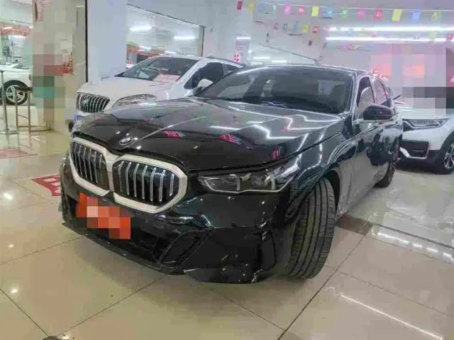 Фотография автомобиля — BMW 5 Series