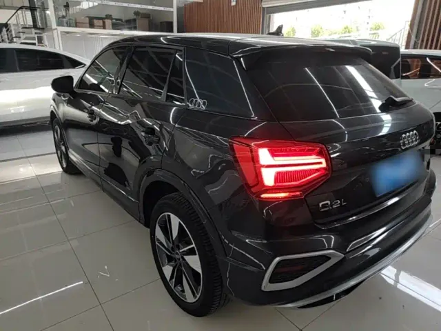 Audi Q2L — Фото автомобиля 4