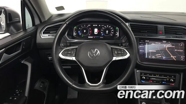 Volkswagen Tiguan — Фото автомобиля 12