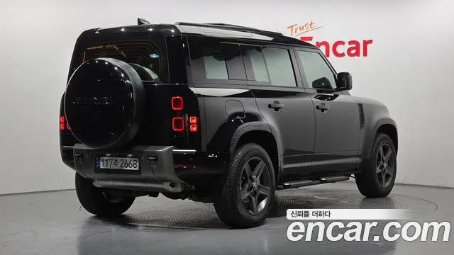 Land Rover Defender Defender (L663) 110 P300 X-Dynamic SE — Фото автомобиля 2