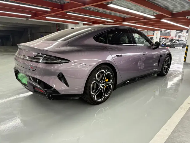 Xiaomi SU7 — Фото автомобиля 13
