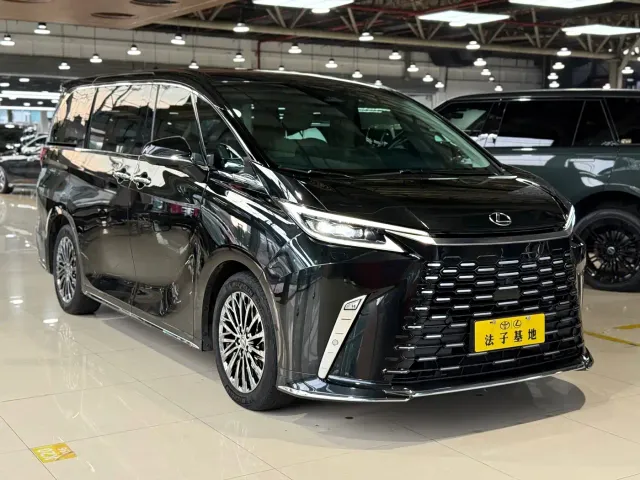 Lexus LM — Фото автомобиля 4