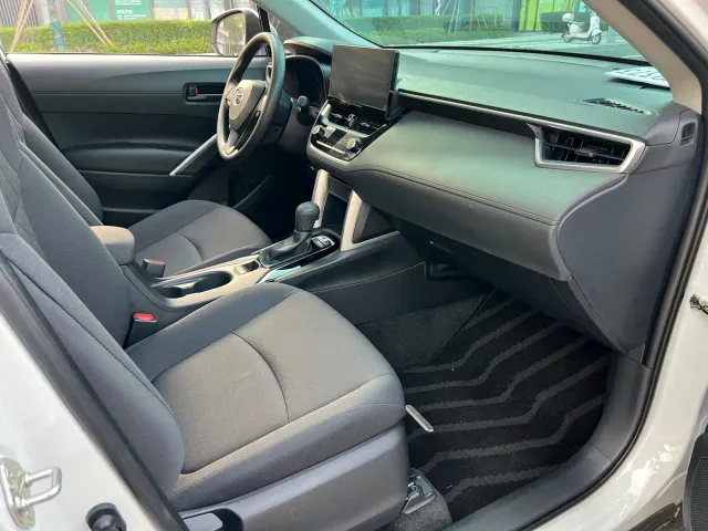 Toyota Corolla Cross — Фото автомобиля 12