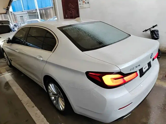 BMW 5 Series — Фото автомобиля 4