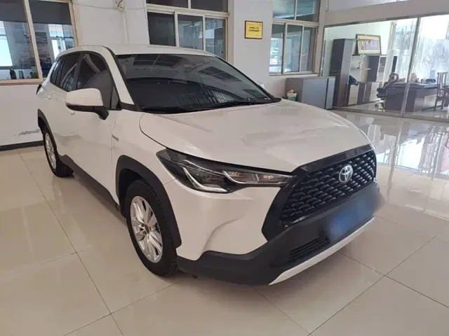 Toyota Corolla Cross — Фото автомобиля 3