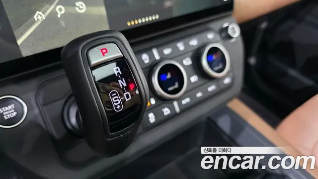 Land Rover Defender — Фото автомобиля 9