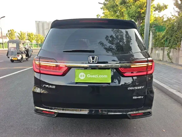 Honda Odyssey — Фото автомобиля 5
