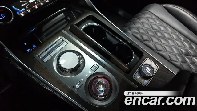 Genesis GV80 — Фото автомобиля 12