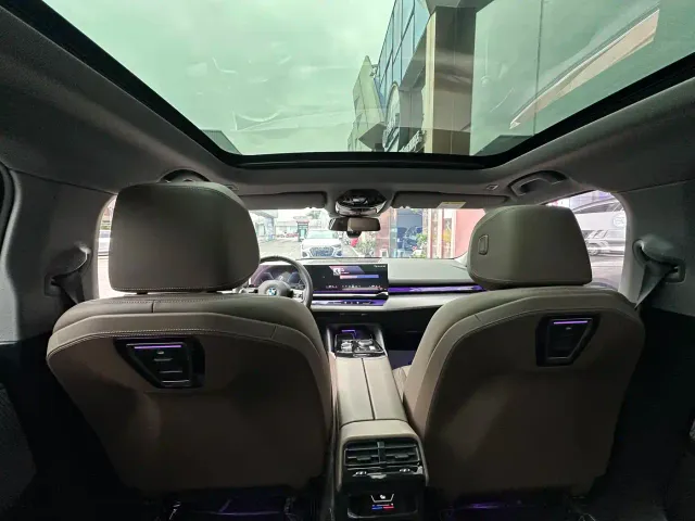 BMW 5 Series — Фото автомобиля 11