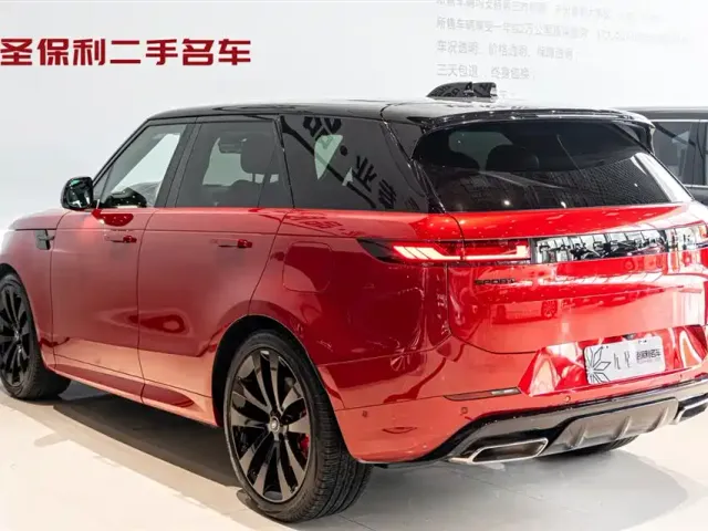 Land Rover Range Rover Sport — Фото автомобиля 3