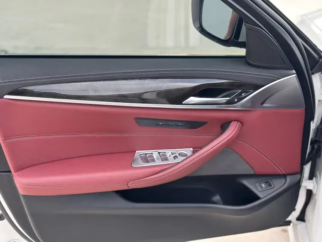 BMW 5 Series — Фото автомобиля 5