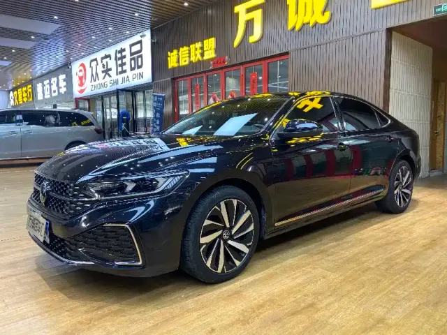 Фотография автомобиля — Volkswagen Passat