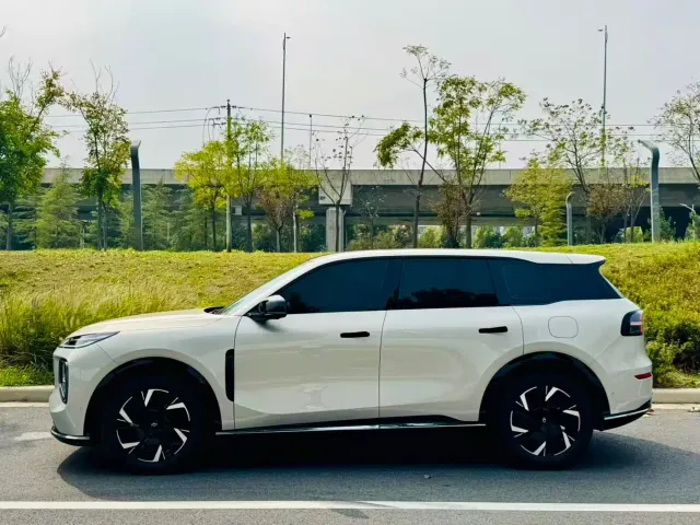 Changan Qiyuan Q07 — Фото автомобиля 3