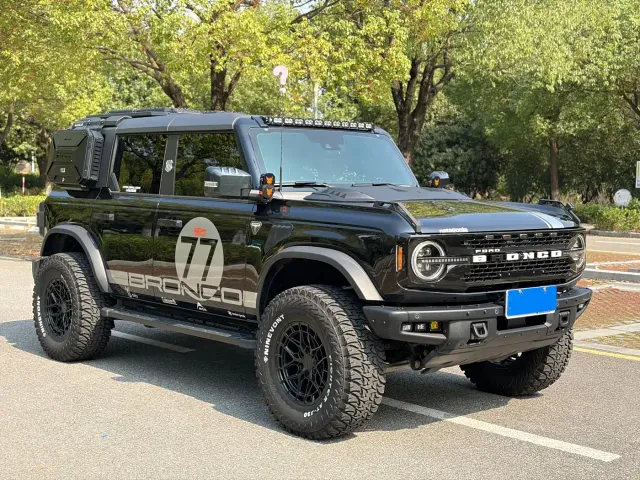 Ford Bronco — Фото автомобиля 3