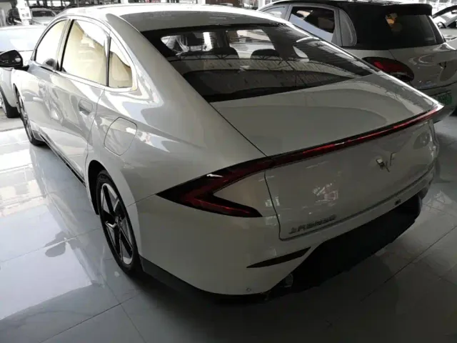 Wuling Starlight — Фото автомобиля 4