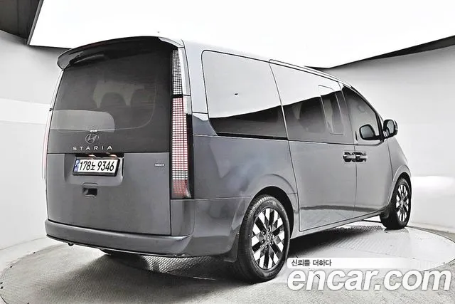 Hyundai Staria Staria 4WD Lounge 9 мест — Фото автомобиля 4