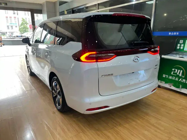 GAC Trumpchi M6 — Фото автомобиля 13
