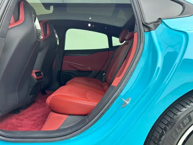 Xiaomi SU7 — Фото автомобиля 15