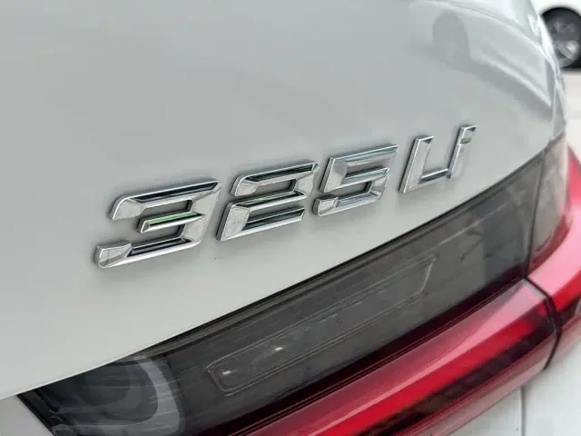 BMW 3 Series — Фото автомобиля 23