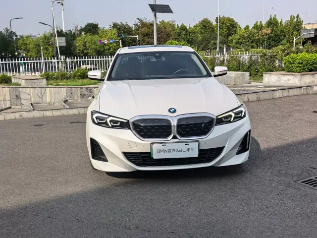 BMW i3 — Фото автомобиля 2