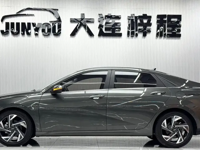 Hyundai Elantra — Фото автомобиля 8