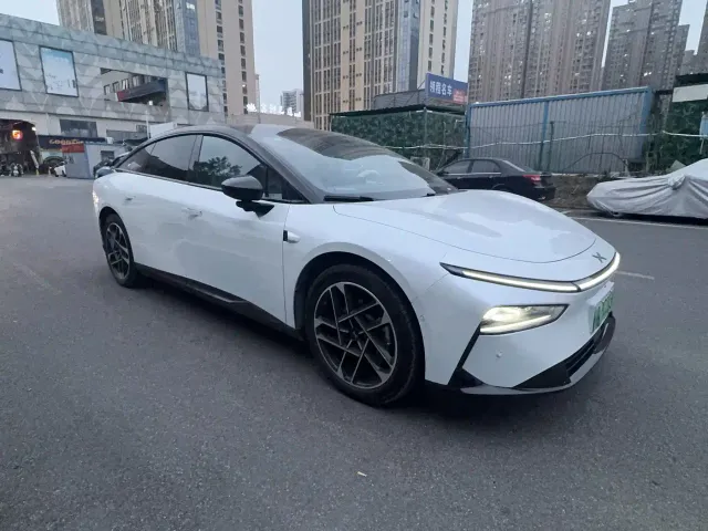 Xpeng P7+ — Фото автомобиля 3