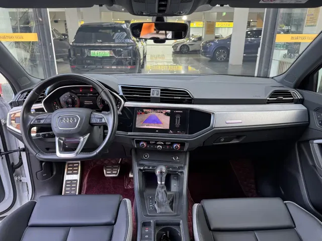 Audi Q3 — Фото автомобиля 10