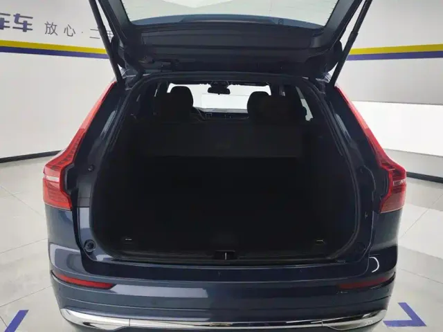 Volvo XC60 — Фото автомобиля 4