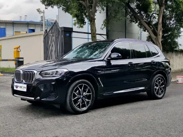 Фотография автомобиля — BMW X3