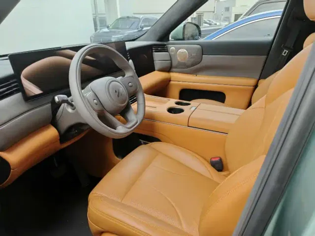 IM Motors LS8 — Фото автомобиля 4