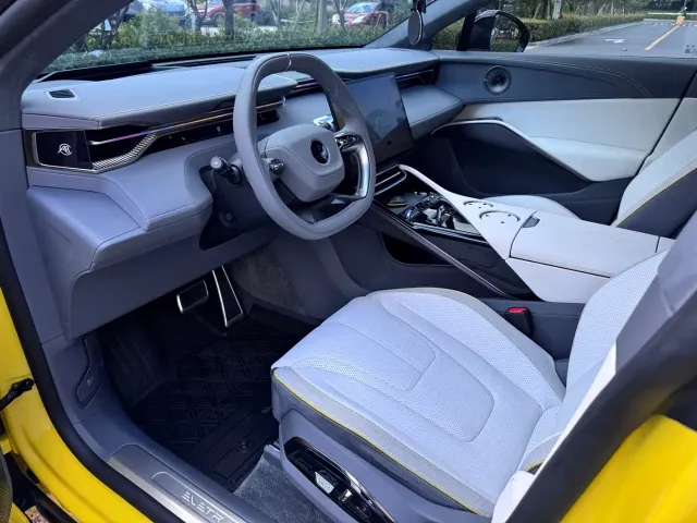 Lotus Eletre — Фото автомобиля 5