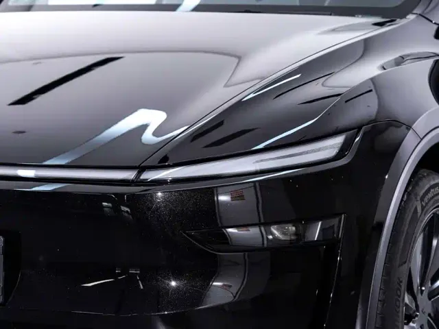 Tesla Model Y — Фото автомобиля 10