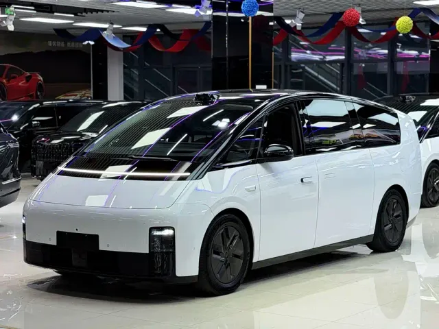 Фотография автомобиля — Li Auto MEGA